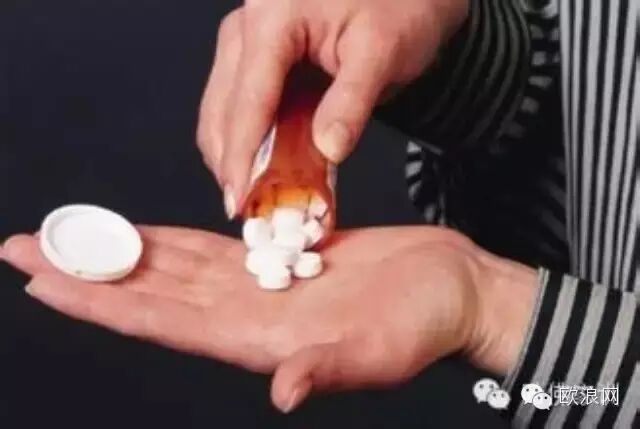中年男子不爱喝水肾里疯长结石 肾功能仅剩下20%