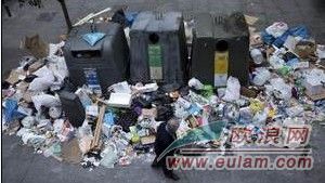 马德里清洁工大罢工 街头到处垃圾臭气熏天