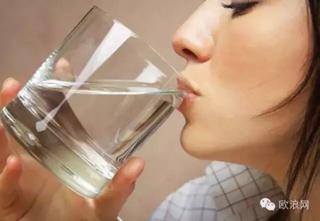 【健康】起床先刷牙还是先喝水？据说90%的人都做错了....