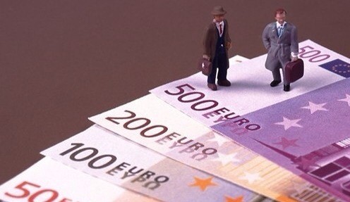 在西班牙出入境允许带多少现金