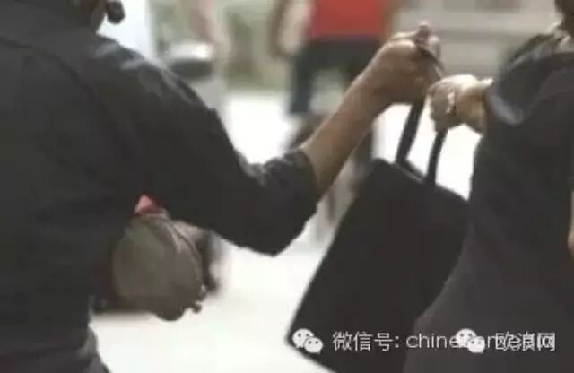 华人阿婆被抢 意大利社会将何去何从？！