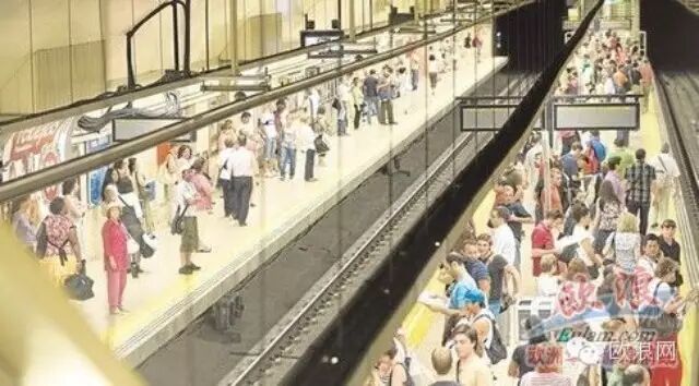 马德里地铁站温度高、班次少 引民众抱怨
