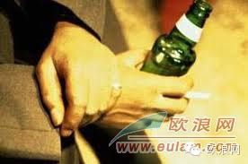 欧浪时评：旅西侨胞“借酒浇愁，愁更愁”