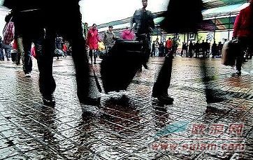 旅西侨胞携子回国须重视相应的政策法规