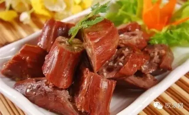 【提醒】爱吃绝味鸭脖吗？你一定想不到后厨发生的这一切