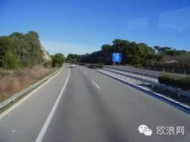 一旅西华侨高速公路上驾车被贼人盯梢 团伙作案暗偷不成改为明抢