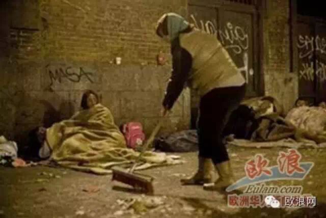 年关将近 马德里有七百多无家可归者