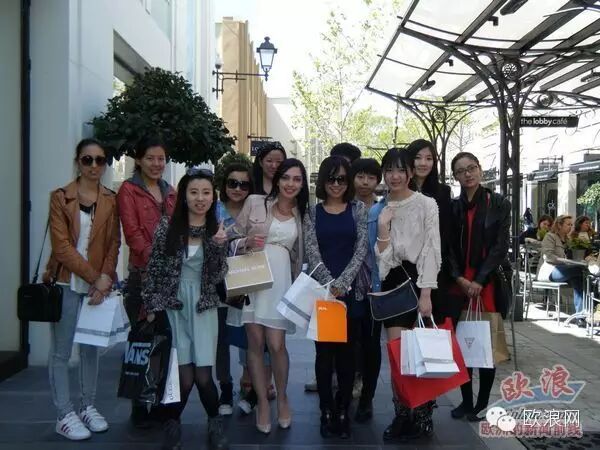 中国游客的增多让马德里华人店员日益走俏
