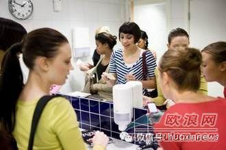 马德里市允许小商业场所只有一个男女共用的洗手间