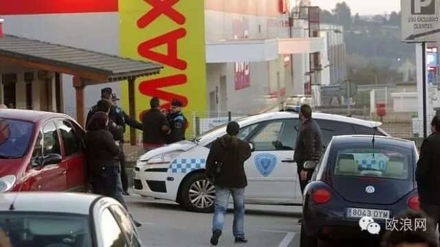 西班牙吉普赛帮派枪战 华人店主临危不乱，英勇救人