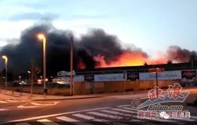 西班牙萨拉戈萨一饼干厂火光冲天，至少造成80万欧元经济损失