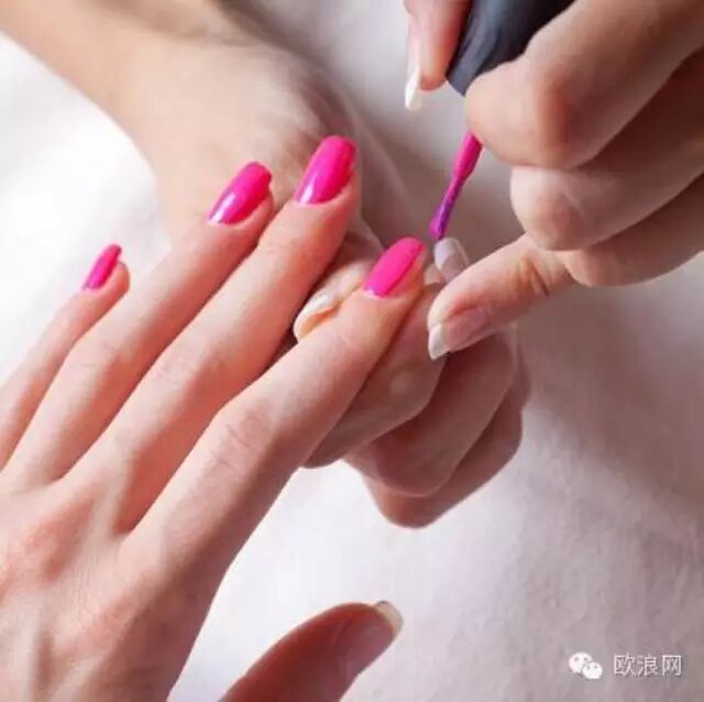 马德里"美甲店周扒皮"事件始末 是压榨员工还是另有隐情？