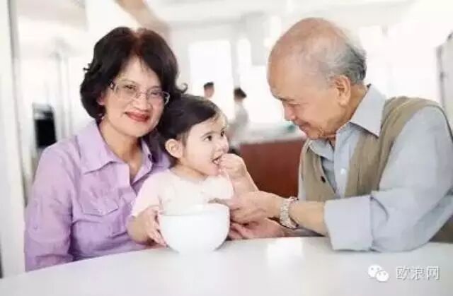 这10种老人不适合隔代教育，别伤害了孩子！