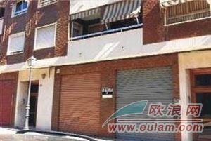西班牙国家特警摆乌龙行动 清早五点破门而入后才知道搞错门牌