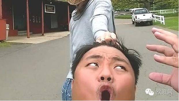 台湾网友旅行“牵手照”火遍西班牙
