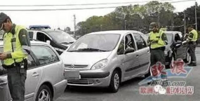 巴塞警方严查无证导游和非法运营车辆 华人导游和旅行社遭调查
