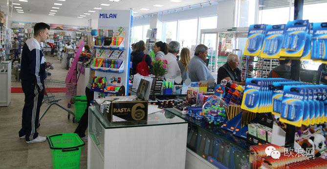 Valladolid最大百元店：市政府下令强制关闭 店主可以用三个月时间重新申请营业许可证