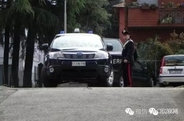 意大利两华人女子当街讨债殴打顾客 被收监羁押