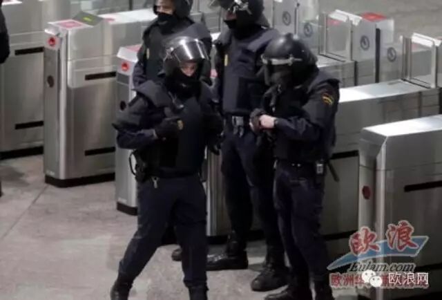 瓦伦西亚女警察遭到男性上司和同事侮辱：“有蛋的才能穿裤子！”