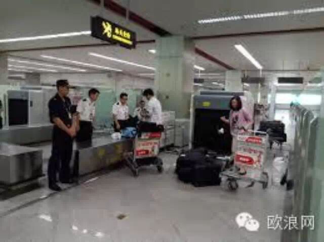中国海关严查入境旅客行李 西侨胞回国所带肉制品被全部没收
