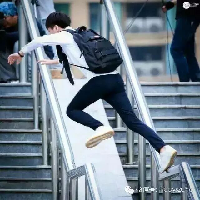 看啊.王俊凯又在空中