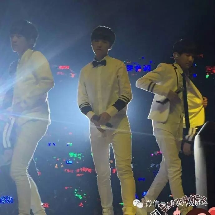 TFBOYS舞台换装