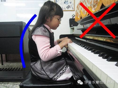 钢琴入门第一课"弹琴坐姿"【技术贴】