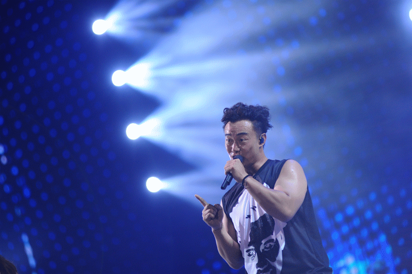 直到现在,耳边依然萦绕陈奕迅的《淘汰》《明年今日》《富士山下》