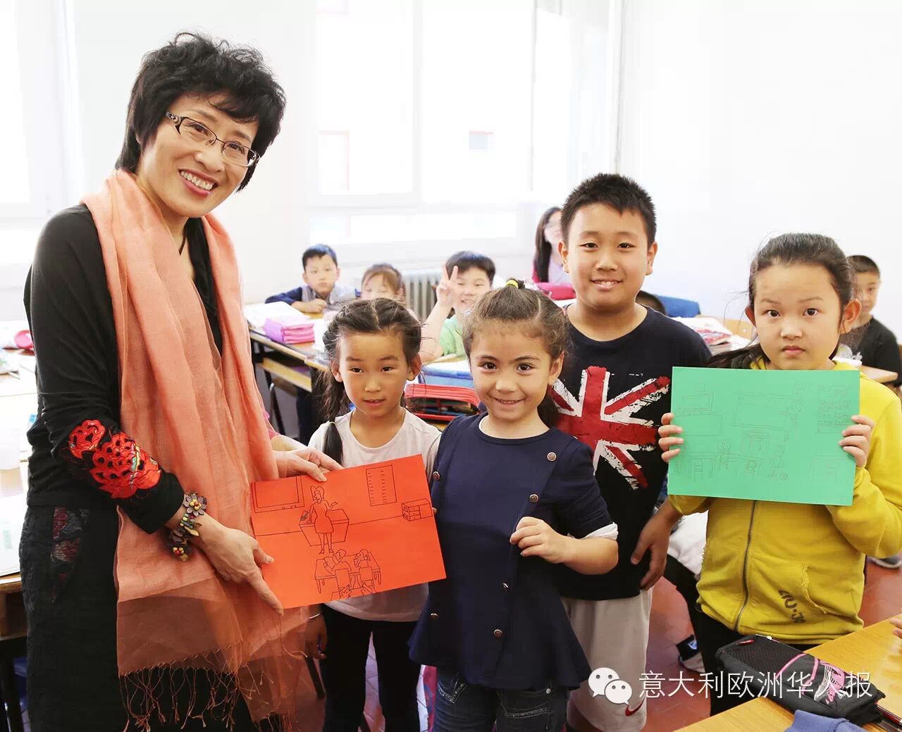 王冬总领事等慰问米兰华文学校师生