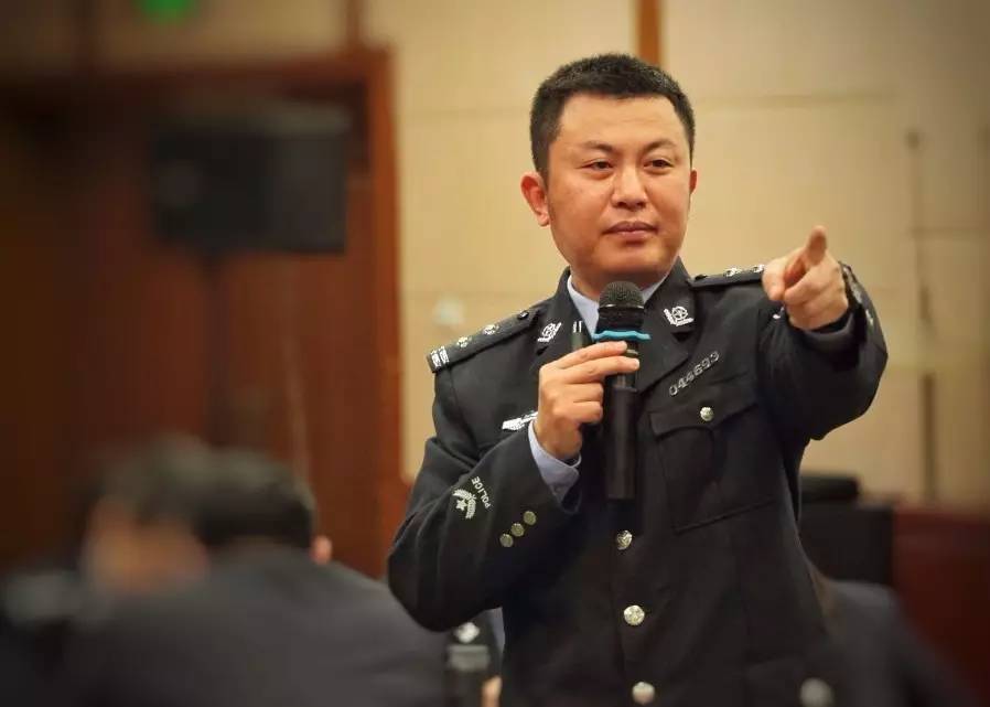 好丈夫 好警察 好教官——记上海市公安局宝山分局教官倪军