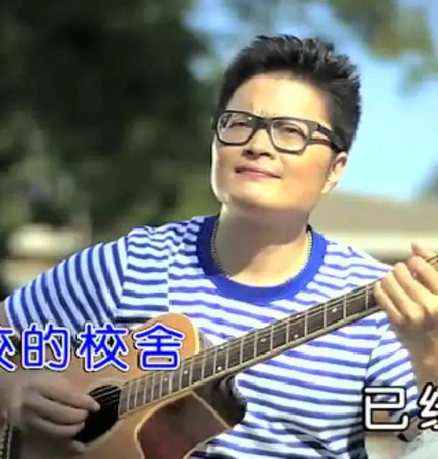 【视频】凉山木里县的一个北漂小保安，唱了一首上亿人传唱的歌！