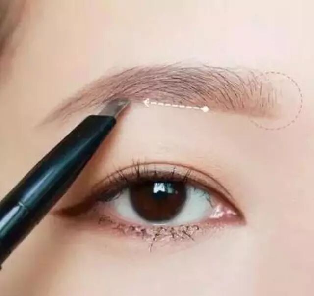 宋茜的眉毛眼线这么画!才知道怪我喽!