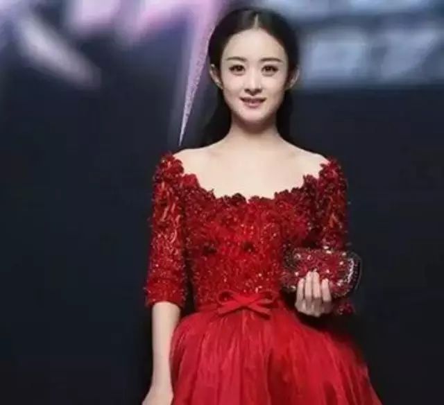 最近流行穿红裙子,赵丽颖实在太惊艳,Baby都被她比下去...