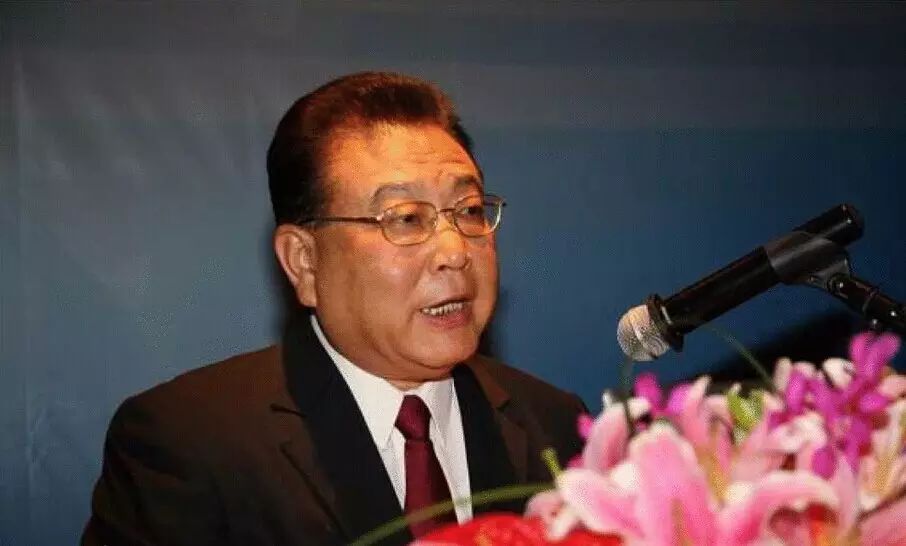 崔河,河南孟津人.
