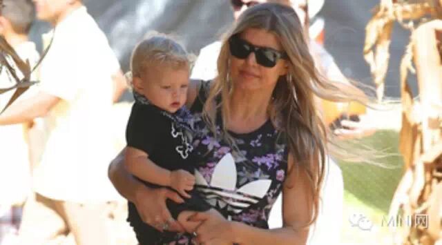 Fergie&s Sweet Lil& Pumpkin