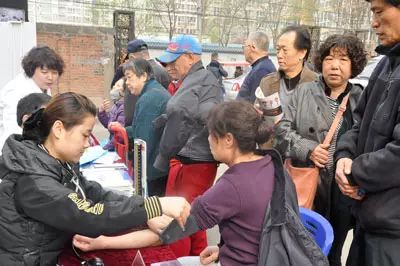 “健康中国梦，祥云好邻居”健康工程走进周边8个社区，服务千余名社区居民 
