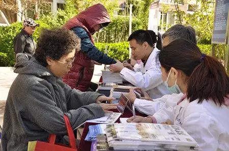 “健康中国梦，祥云好邻居”健康工程走进周边8个社区，服务千余名社区居民 