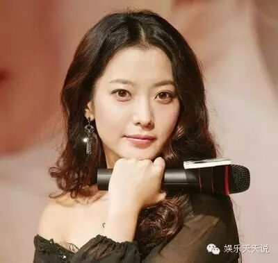 同是老牌女神,为何宋慧乔、全智贤能二度翻红,金喜善却...