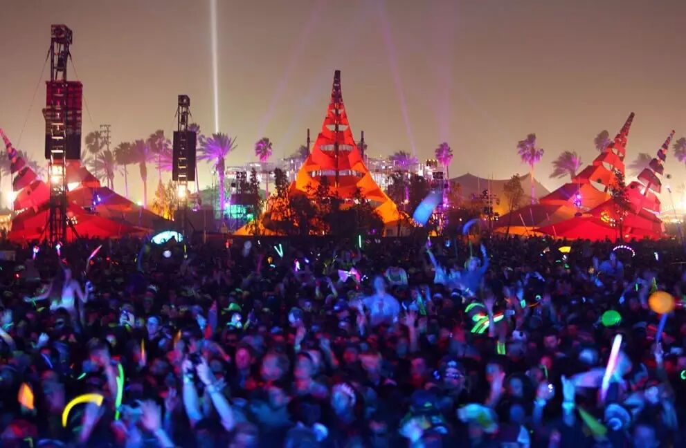 音乐节穿什么|Vanessa Hudgens告诉你