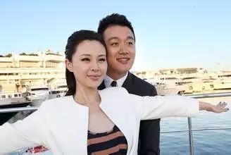 邓超?贾乃亮?其实他才是娱乐圈对老婆最好的男人!