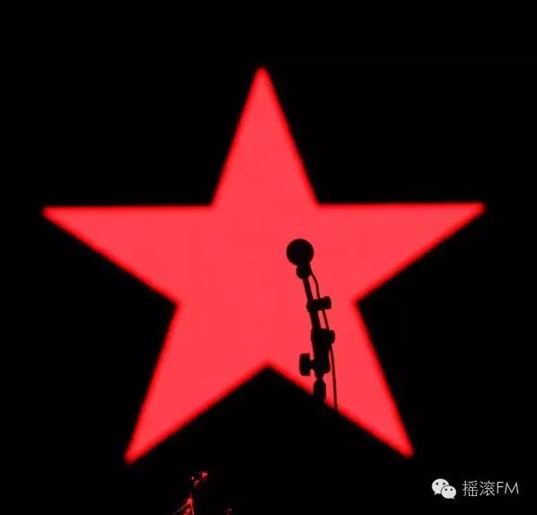 崔健“七合板乐队”为什么被迫解散?崔健被封杀的原因是...