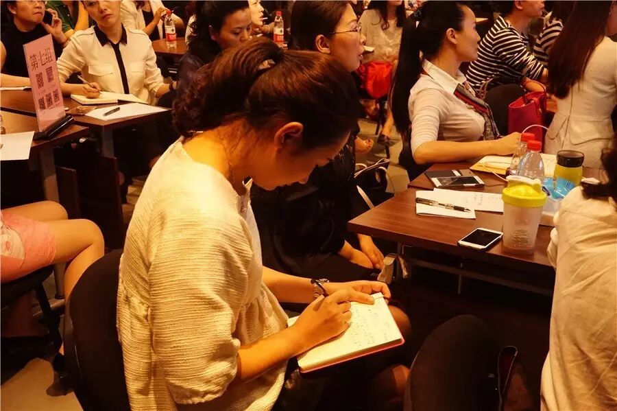 如何安排不同场合的座次