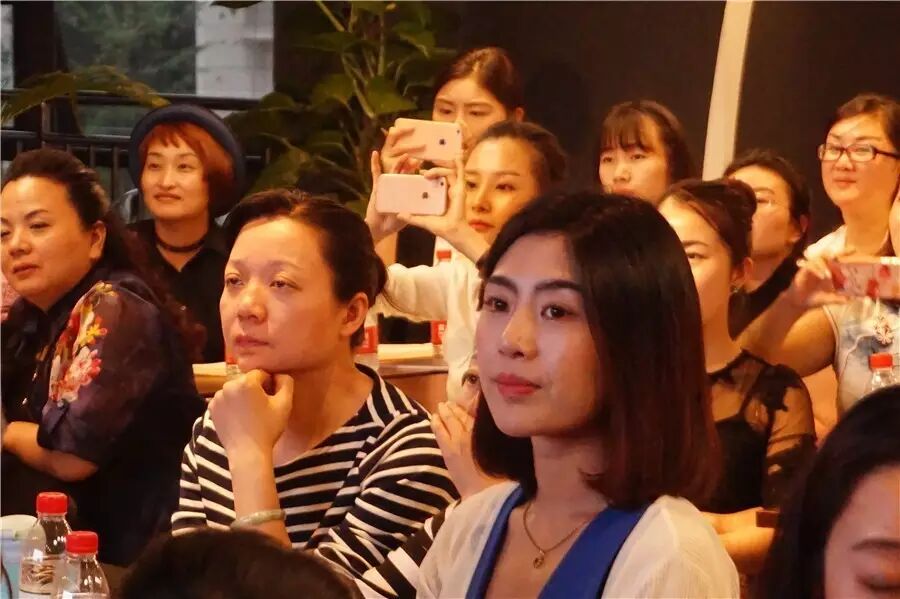 如何安排不同场合的座次