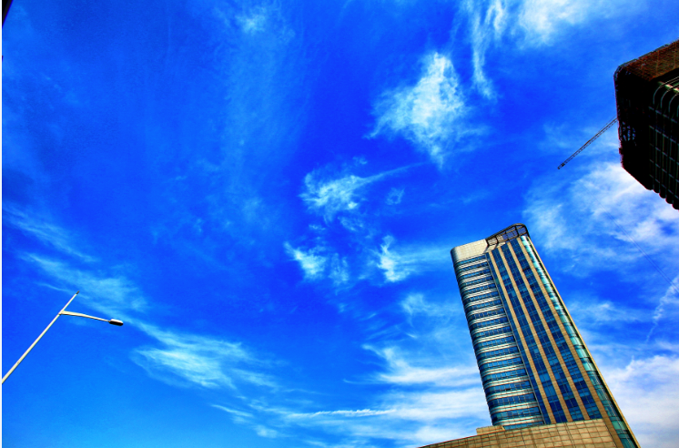 津城朋友圈被蓝天刷屏 雾霾如何被赶跑哒