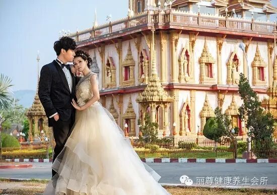 【丽尊】47岁高龄产妇,伊能静不老娃娃肌怎样养成