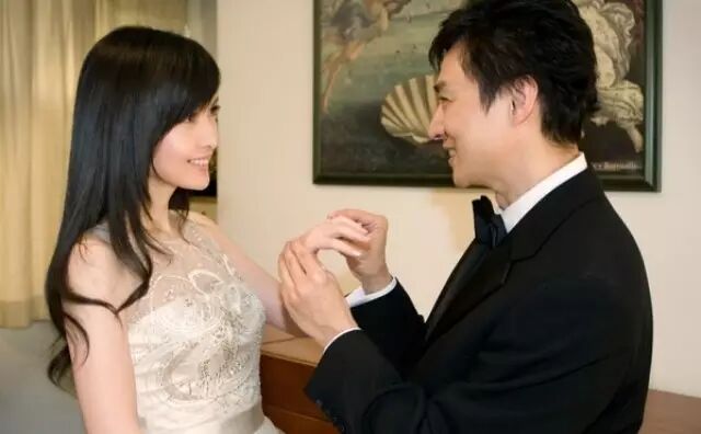 女神  周慧敏:红唇一启,便回人间