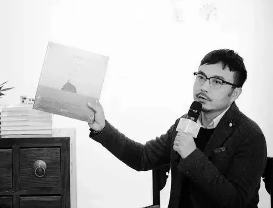 曾为陈奕迅伴奏的乐手,如今连汪涵都为他的书站台