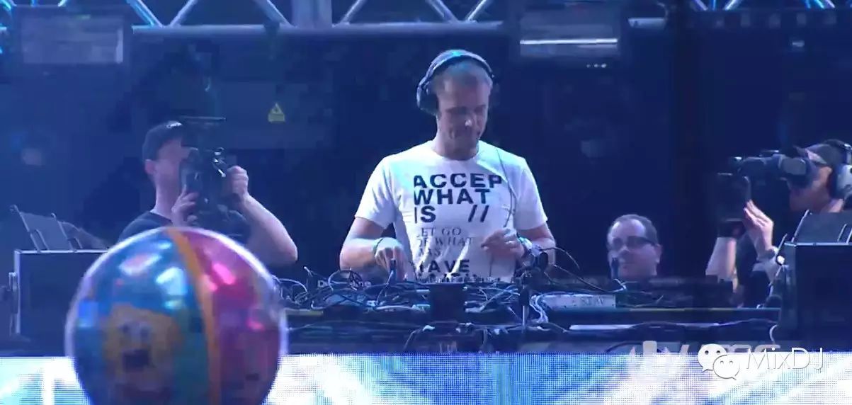 Armin van Buuren live  at A State Of Trance Stage