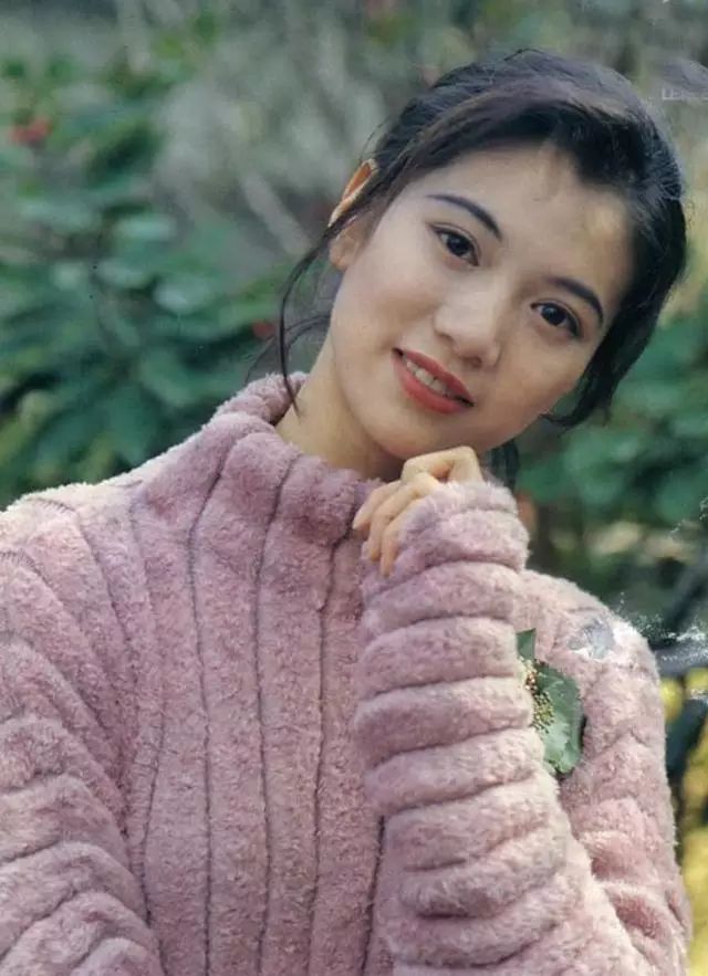 【她】曾经是港姐更拿过最佳新人以及最佳女主角奖!