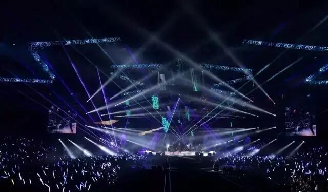 张震岳、MC HotDog热狗、顽童MJ116合体,一起疯狂「黑...